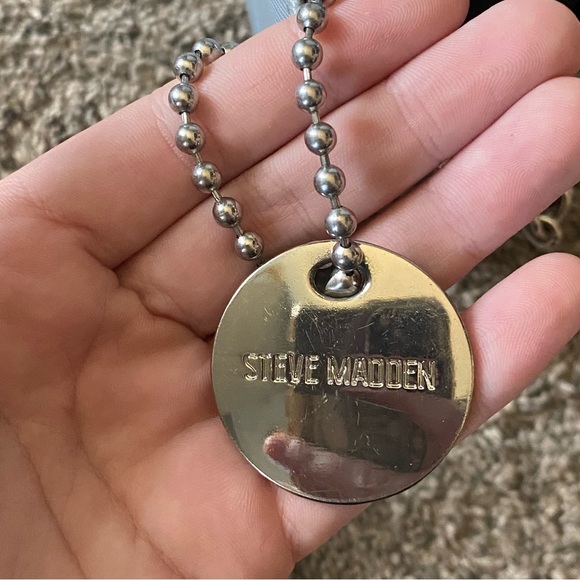 Steve Madden magnetic cross body bag - Picture 3 of 7